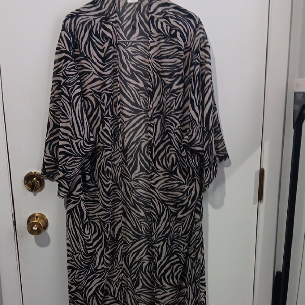 Shade & Shore Zebra Pattern Cover-Up